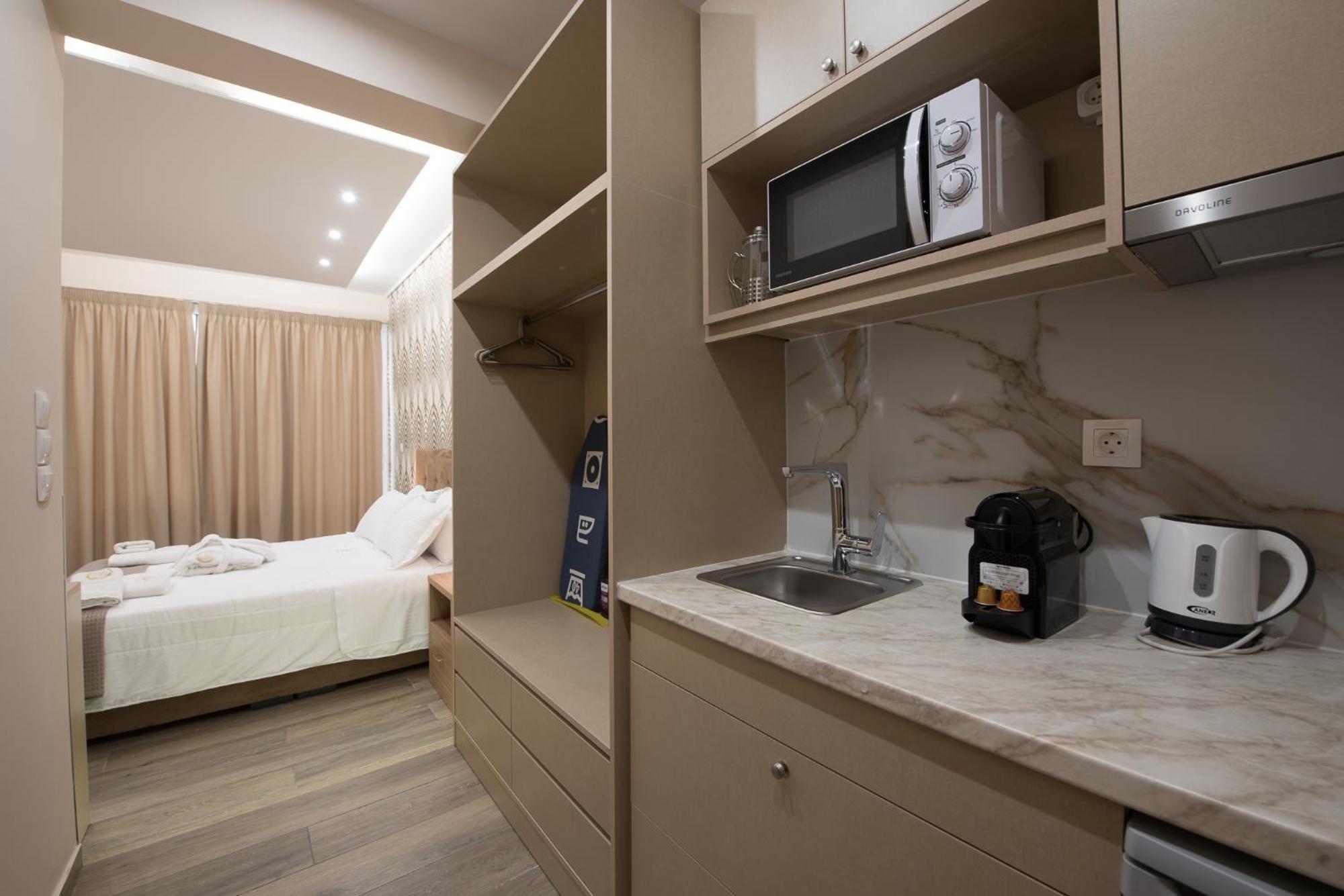 Rob Venture Suites At The Central Of Athens City Exterior photo