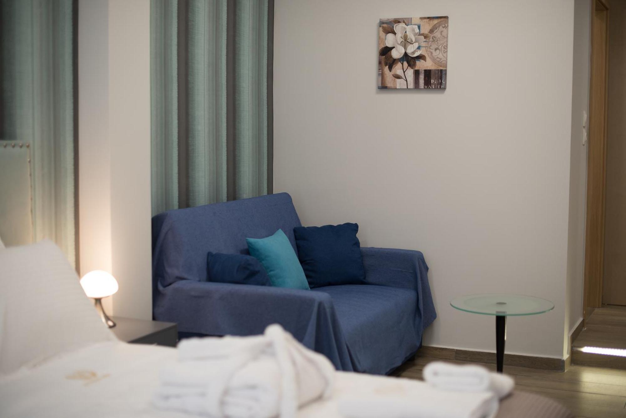 Rob Venture Suites At The Central Of Athens City Exterior photo