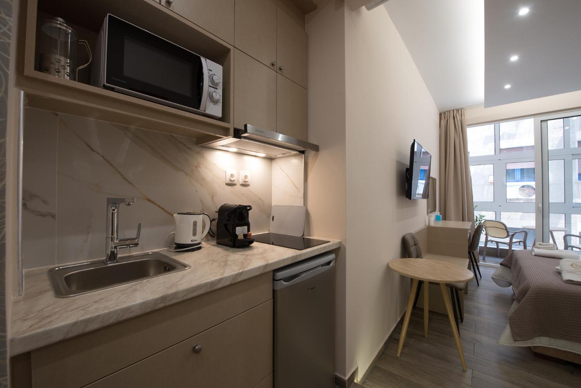 Rob Venture Suites At The Central Of Athens City Room photo